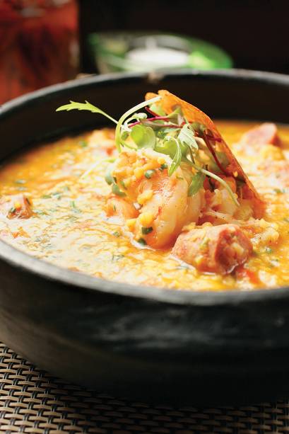 Canjiquinha com linguiça e camarão Canjiquinha com linguiça e camarão