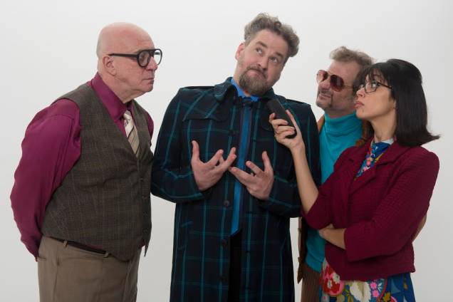 O elenco da comédia: Riba Carlovich, Dan Stulbach, Henrique Stroeter e Maíra Chasseraux O elenco da comédia: Riba Carlovich, Dan Stulbach, Henrique Stroeter e Maíra Chasseraux