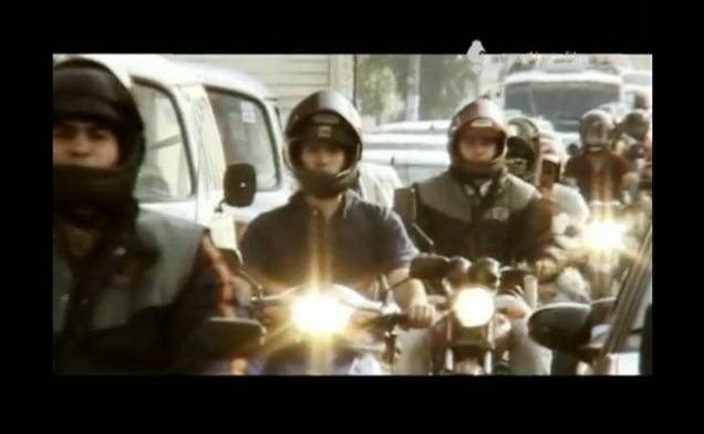 Motoboys – Vida Loca (2003), de Caito Ortiz Motoboys – Vida Loca (2003), de Caito Ortiz