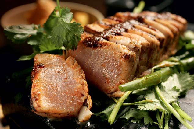 Robalo grelhado na pedra ao molho de ají panca: R$ 58,00 Robalo grelhado na pedra ao molho de ají panca: R$ 58,00