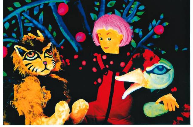 Os coloridos bonecos de Pedro e o Lobo: a fábula musical Os coloridos bonecos de Pedro e o Lobo: a fábula musical