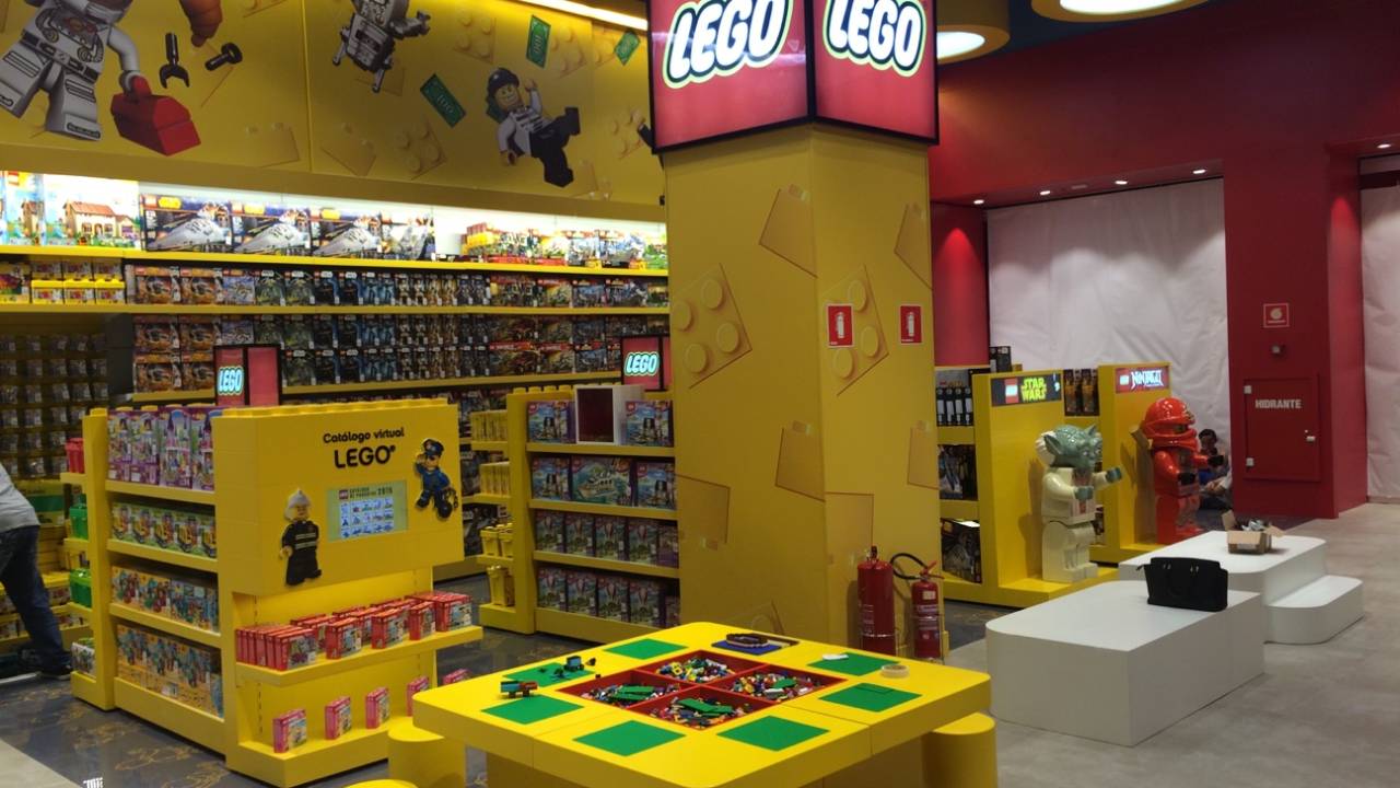 ri-happy-lego-2.jpeg