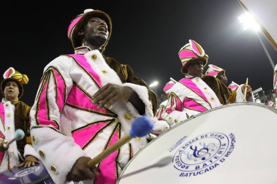 	Rosas de Ouro: escola foi a campeã do Carnaval 2010