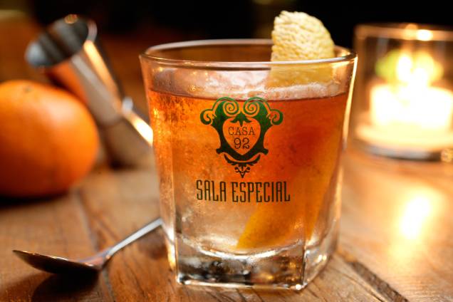 A combinação de vodca, maracujá, marmelada de laranja com cenoura mais um toque de espumante A combinação de vodca, maracujá, marmelada de laranja com cenoura mais um toque de espumante