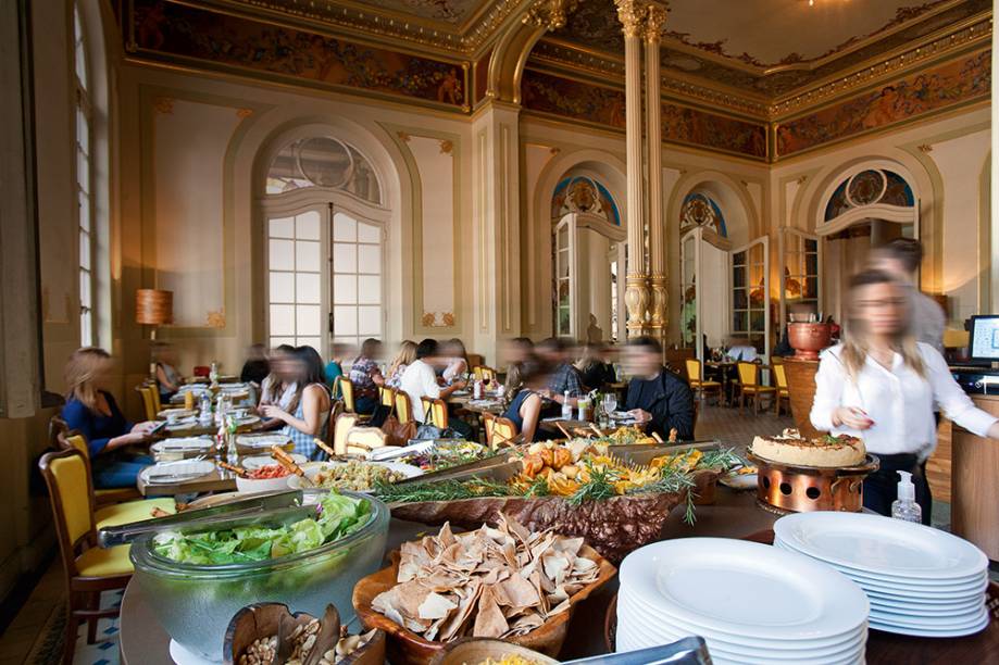 Atrações em bufê: R$ 48,00 (segunda a sexta) e R$ 68,00 (sábado) Atrações em bufê: R$ 48,00 (segunda a sexta) e R$ 68,00 (sábado)