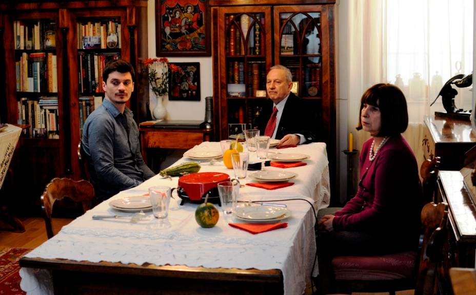 Autorretrato de uma Filha Obediente Autorretrato de uma Filha Obediente