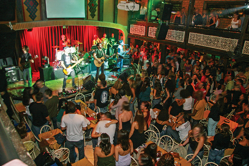 Stones Music Bar: para quem gosta de música ao vivo