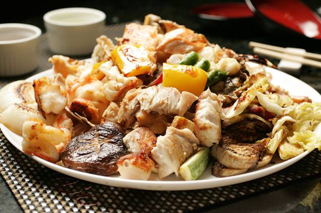 Teppan-yaki de frutos do mar Teppan-yaki de frutos do mar