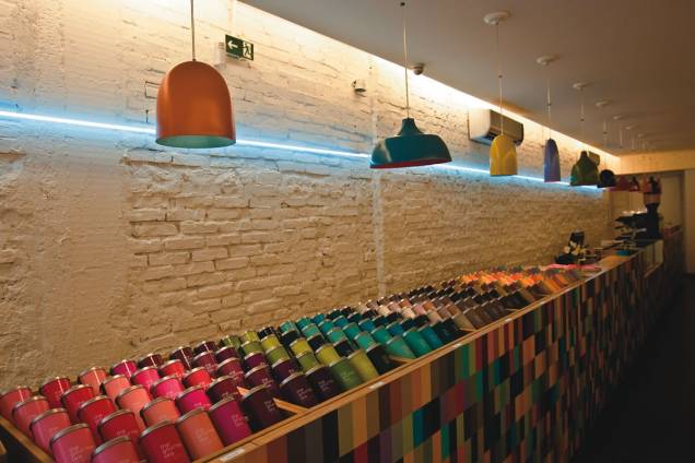 Luminárias: tão coloridas como as latas de chá Luminárias: tão coloridas como as latas de chá