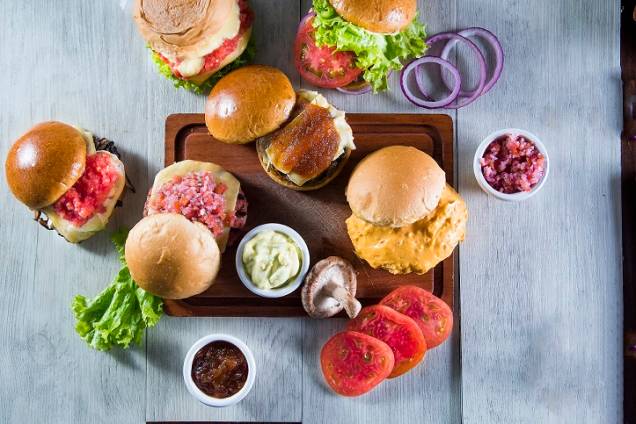 Tradi: hambúrgures tradicionais se misturam a sugestões mais moderninhas Tradi: hambúrgures tradicionais se misturam a sugestões mais moderninhas