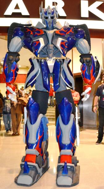 Optimus Prime também estará presente, com quase três metros de altura Optimus Prime também estará presente, com quase três metros de altura