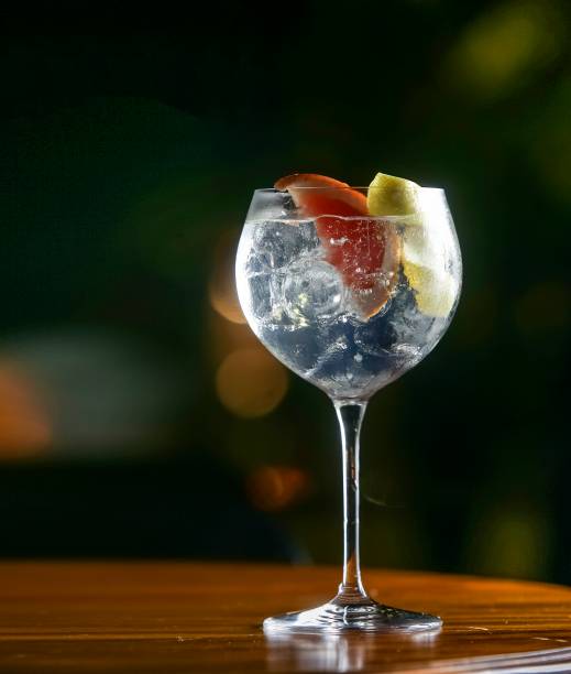 Apelidado de williamsburg, o gim-tônica aromatizado com limão-siciliano e grapefruit é um dos destaques do Barê Apelidado de williamsburg, o gim-tônica aromatizado com limão-siciliano e grapefruit é um dos destaques do Barê