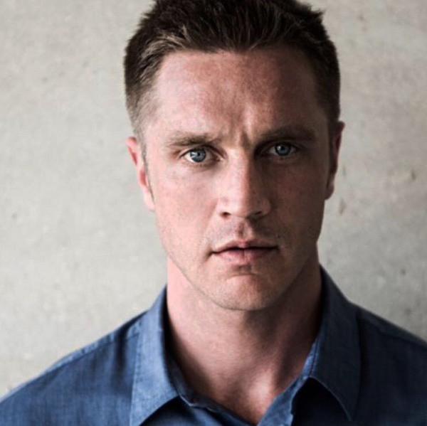 Ator de “Gasparzinho” comemora chegada do segundo filho, 21 anos depois do filme