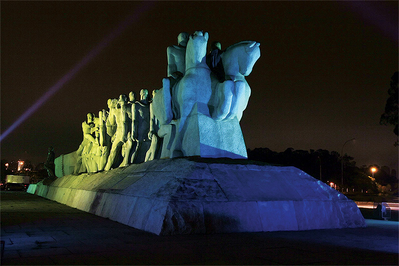 O monumento no Ibirapuera