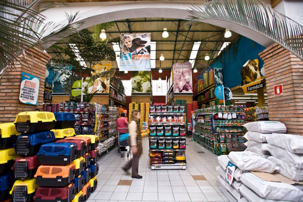Dólar indigesto: pet shops sobem o preço dos produtos importados