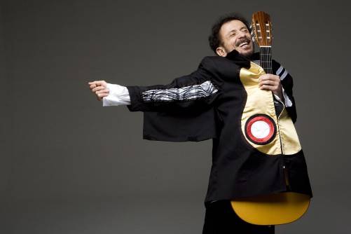 Tom Zé faz música sobre as manifestações no país