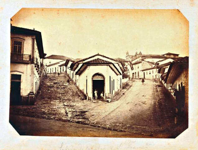 As atuais ruas José Bonifácio e São Francisco, no centro de São Paulo, por volta de 1862: foto de Militão Augusto de Azevedo As atuais ruas José Bonifácio e São Francisco, no centro de São Paulo, por volta de 1862: foto de Militão Augusto de Azevedo
