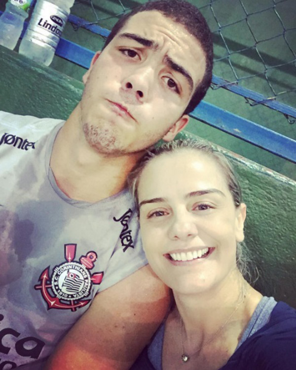 Milene Domingues mostra cumplicidade com o filho Ronald, de 16 anos, em foto no Instagram