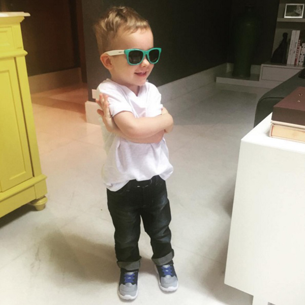 Ana Hickmann dá resposta perfeita para fãs que criticam sua maneira de vestir o filho de dois anos