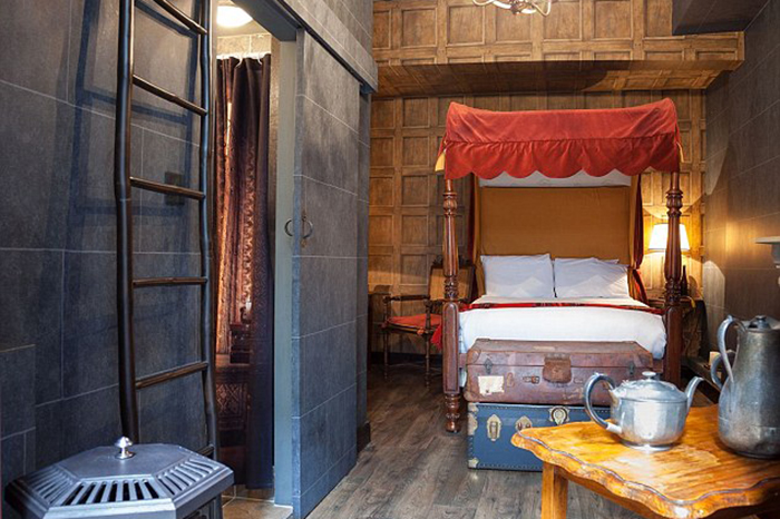 Hotel em Londres cria quartos inspirados no universo de ‘Harry Potter’ para receber os fãs do bruxinho; confira