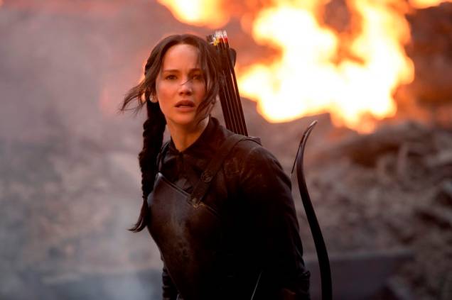 Jogos Vorazes – A Esperança: Parte 1: Jennifer Lawrence, a heroína tenta salvar o amigo Peeta Jogos Vorazes – A Esperança: Parte 1: Jennifer Lawrence, a heroína tenta salvar o amigo Peeta