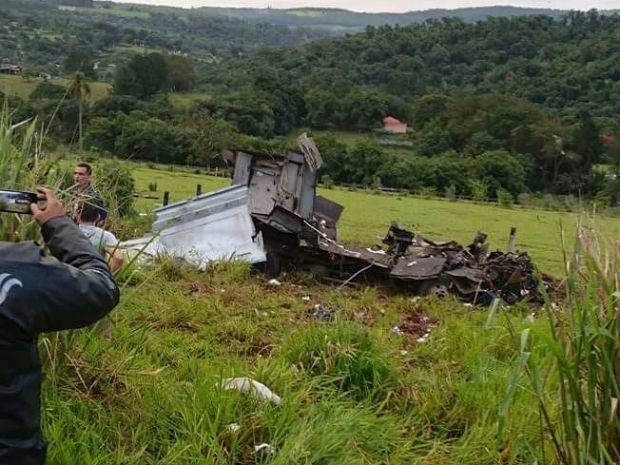 Quadrilha explode carro-forte, mata vigia e fere dois policiais