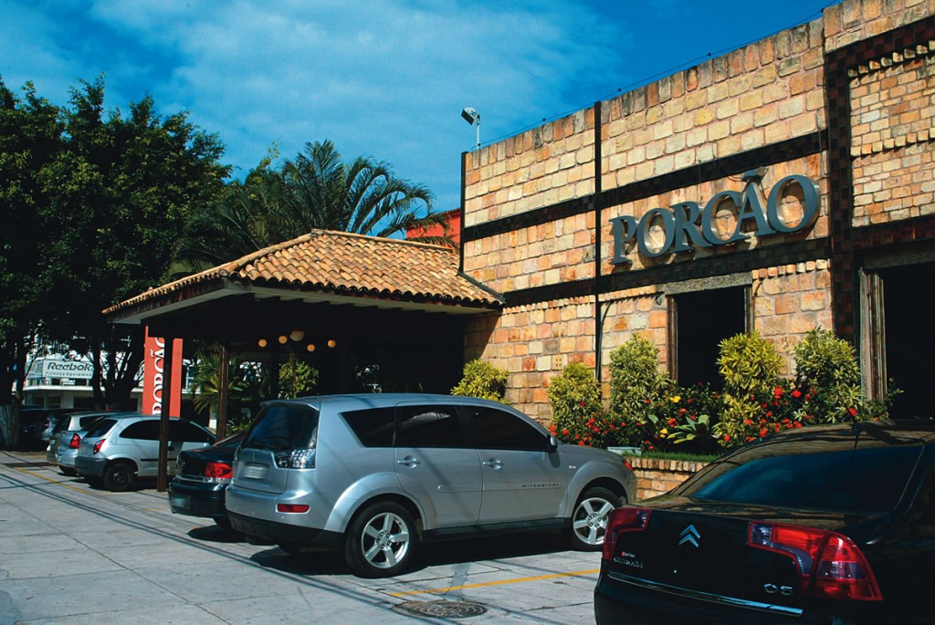 A Fachada da Churrascaria Porcão no Rio de Janeiro: filiais paulistanas na geladeira (Foto: LUCIANA PASCHOAL)