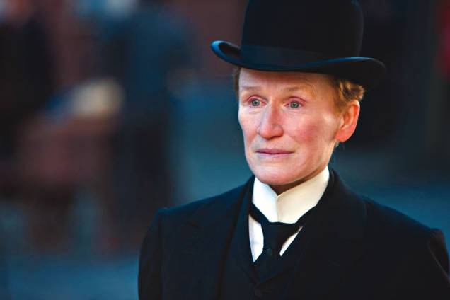 Albert Nobbs: mulher que se passa por homem para sobreviver na Irlanda do século XIX Albert Nobbs: mulher que se passa por homem para sobreviver na Irlanda do século XIX