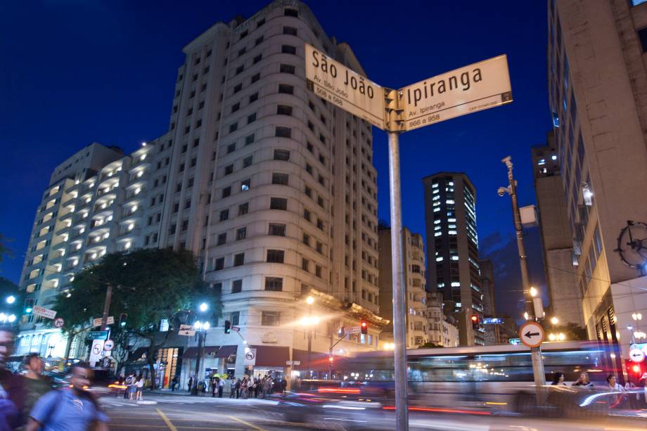 A esquina mais famosa da cidade: Ipiranga com a São João A esquina mais famosa da cidade: Ipiranga com a São João