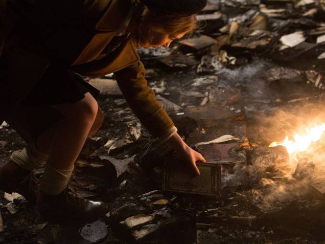 A Menina que Roubava Livros: ela rouba livros para sobreviver A Menina que Roubava Livros: ela rouba livros para sobreviver