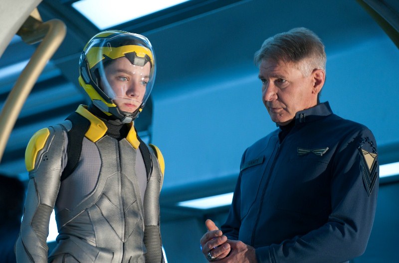 Enders Game - O Jogo do Exterminador: Asa Butterfeld e Harrison Ford, treinamento militar