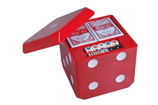 Caixa com seis opções de jogos, R$ 125,00. Fina Estampa, Shopping Villa-Lobos, tel.: 3024-4324. Caixa com seis opções de jogos, R$ 125,00. Fina Estampa, Shopping Villa-Lobos, tel.: 3024-4324.