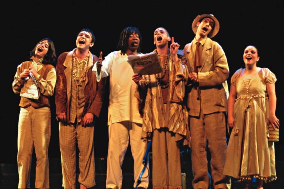 Milton recita Drummond no palco Milton recita Drummond no palco