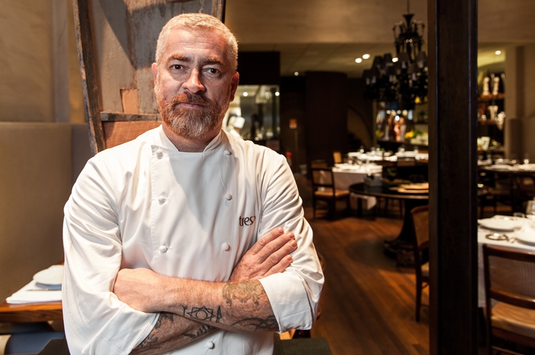 Alex Atala prepara um jantar com o colega japonês Zaiyu Hasegawa, do estrelado Jimbocho Den, de Tóquio