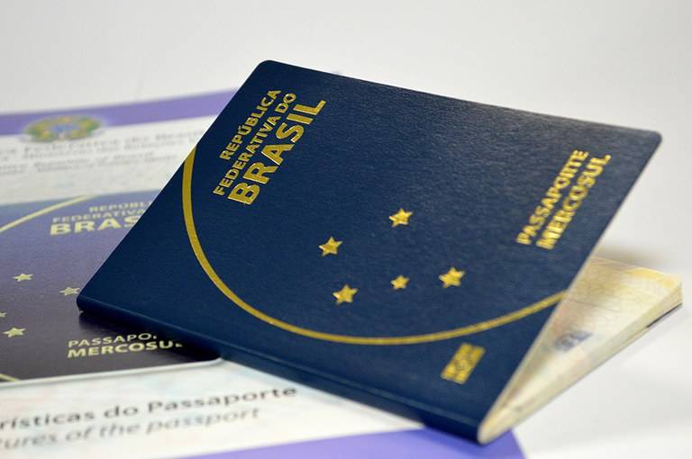 PF suspende emissão de passaportes por falta de verba