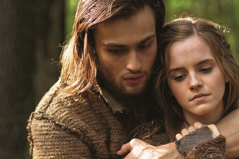 Noé: os atores Douglas Booth e Emma Watson