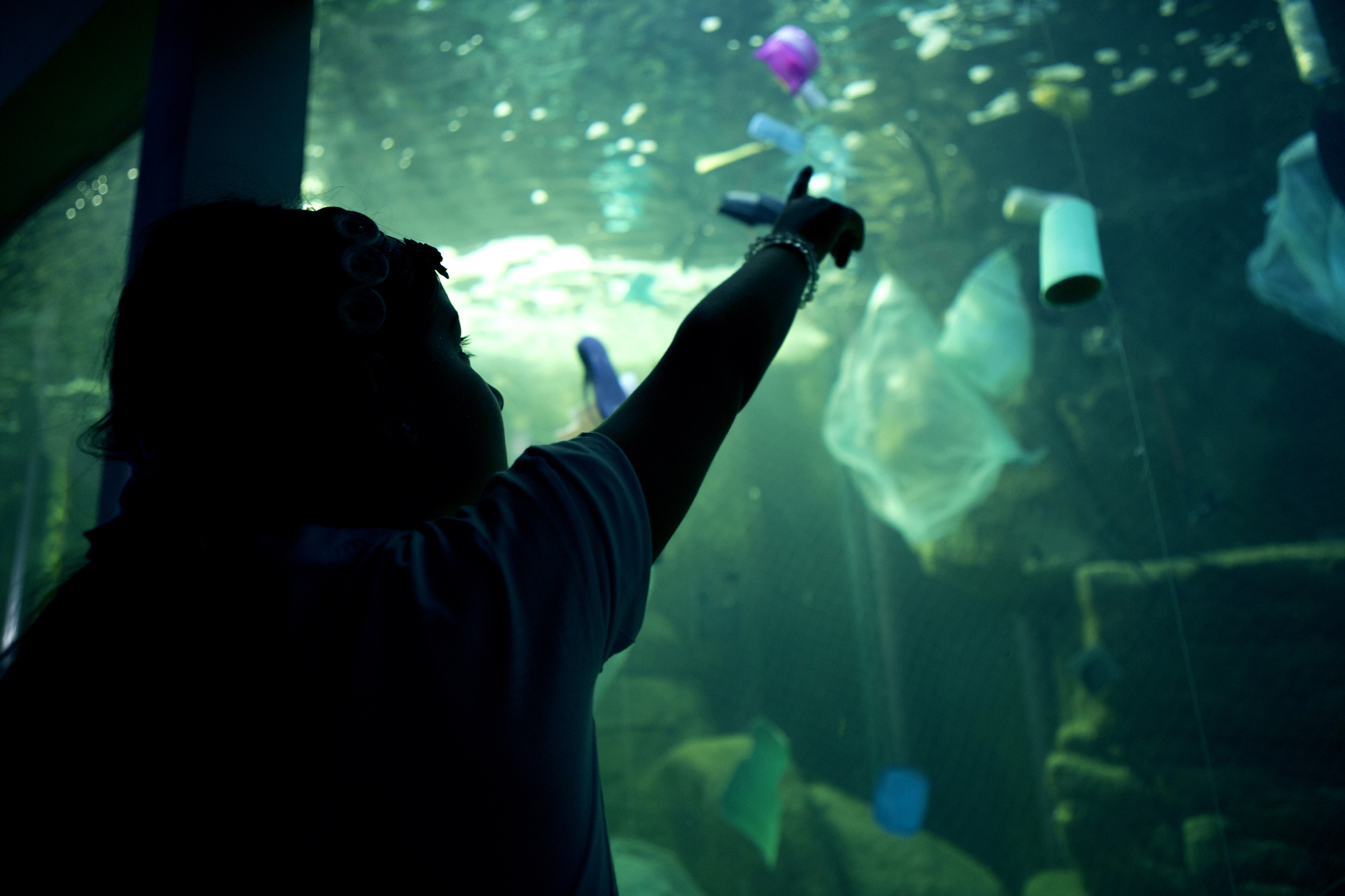 Lixo flutuante: exposição quer alertar sobre poluição marinha