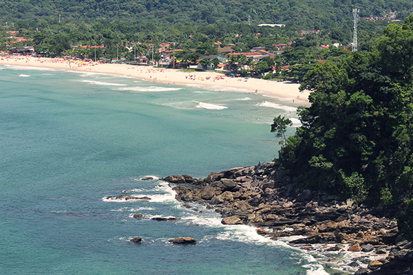 a-praia-de-maresias-ao-fundo-caminhada-de-30-minutos-at%c3%a9-chegar-em-pa%c3%baba