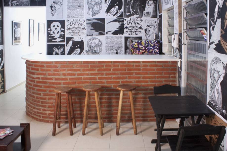 Exposição e bar: os ambientes se misturam no novo endereço da região Exposição e bar: os ambientes se misturam no novo endereço da região