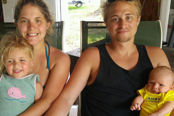 Mãe compartilha foto mostrando o lado “sem censura” da maternidade e faz sucesso no Facebook