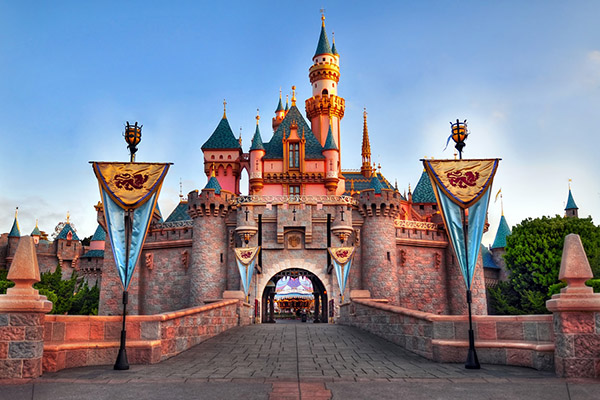 Saudades da Disney? Loja virtual lança velas inspiradas em atrações e guloseimas dos parques