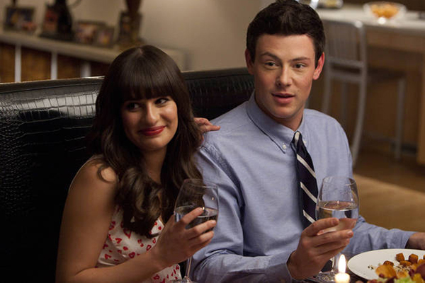 Três anos após morte de Cory Monteith, Lea Michele faz tatuagem para homenagear namorado e colega de “Glee”