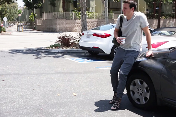 Ele aceitou o desafio de usar salto alto por apenas um dia e odiou a experiência