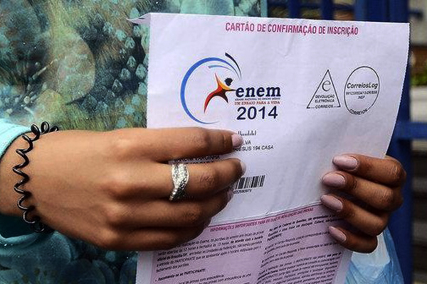 Liberação de notas do ENEM vira piada nas redes sociais; confira os melhores comentários