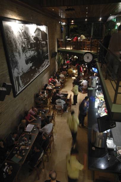 Ambiente do bar Estação Mandaqui, na Avenida Engenheiro Caetano Álvares, na Zona Norte