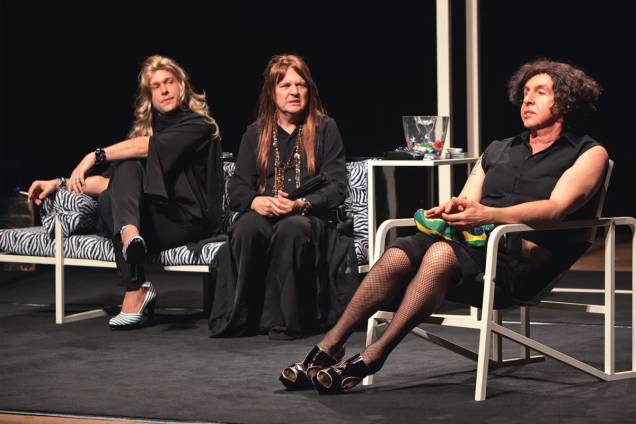 Mulheres muito loucas: Alex Gruli, Norival Rizzo e Elias Andreato integram o elenco da comédia Amigas, pero no mucho Mulheres muito loucas: Alex Gruli, Norival Rizzo e Elias Andreato integram o elenco da comédia Amigas, pero no mucho