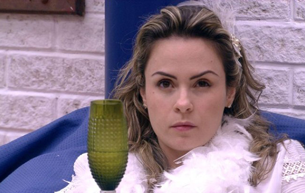 Ana Paula critica psicóloga do BBB16 e ameaça abandonar programa
