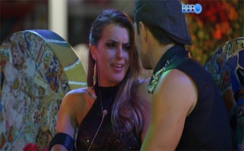 Revelações de Angela e nudez de Diego marcam festa Viva Espanha do BBB 14