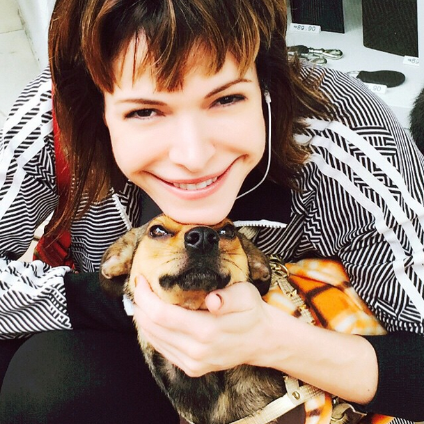 Radicalizou! Veja o novo visual de Babi Xavier