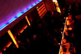 Bom tanto para ir a dois como em grupo de amigos, o elegante lounge do Escape tem seu ponto alto na ambientação Bom tanto para ir a dois como em grupo de amigos, o elegante lounge do Escape tem seu ponto alto na ambientação